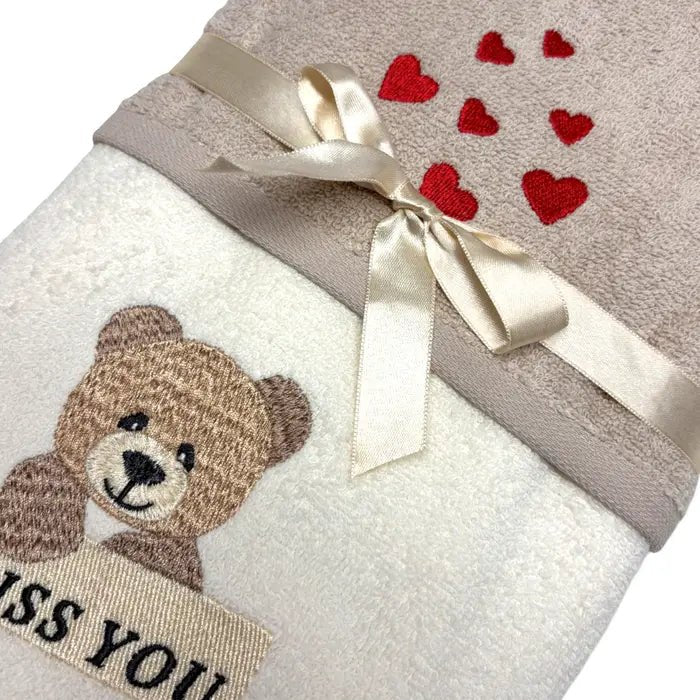 Coppia Asciugamani “I miss You” – set ricamato in cotone - | SOLO PER TE ITALIA