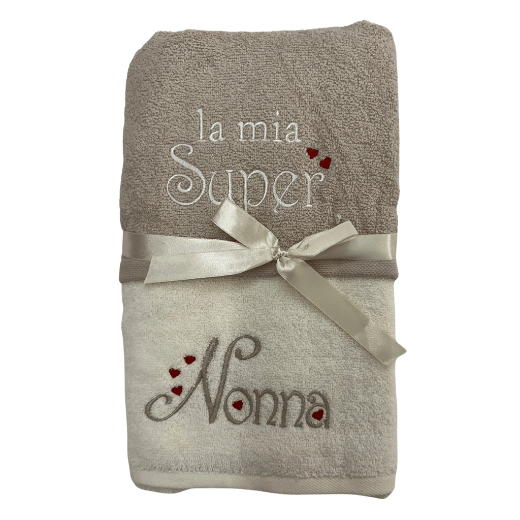 Coppia Asciugamani La mia Super Nonna – 100% Cotone da 400 gr/mq - | SOLO PER TE ITALIA