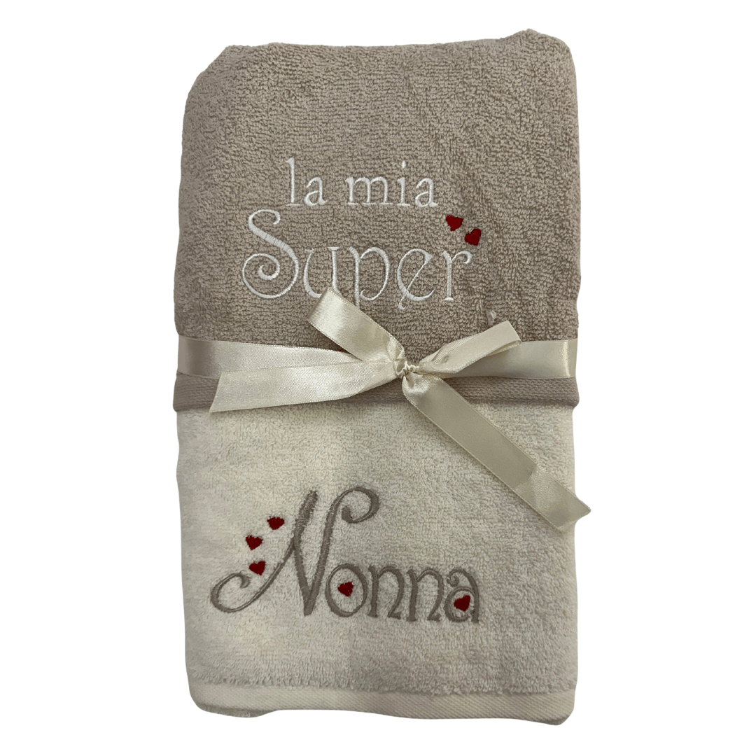 Coppia Asciugamani La mia Super Nonna – 100% Cotone da 400 gr/mq - | SOLO PER TE ITALIA